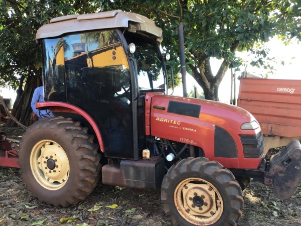 Trator Yanmar 1175-4 ano 2013