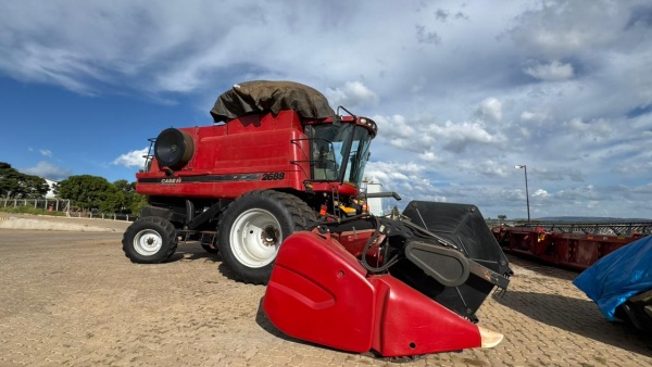Colheitadeira Case Axial – Flow 2688 ano 2013