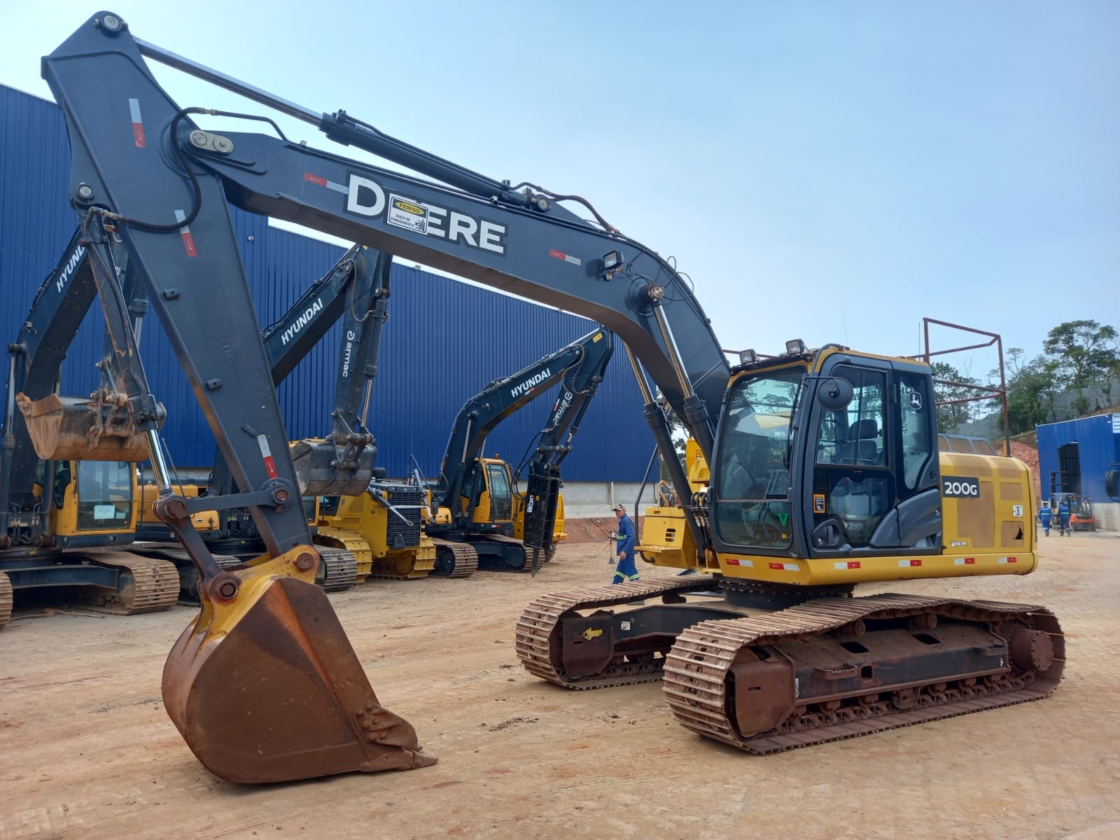Escavadeira John Deere 200G ano 2020