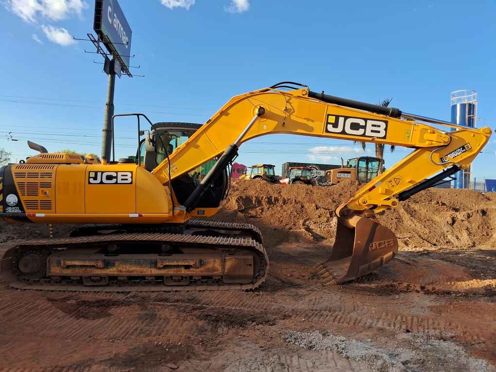 Escavadeira JCB JS220LC ano 2021
