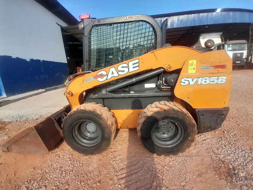 Mini Carregadeira Case SV185B ano 2020