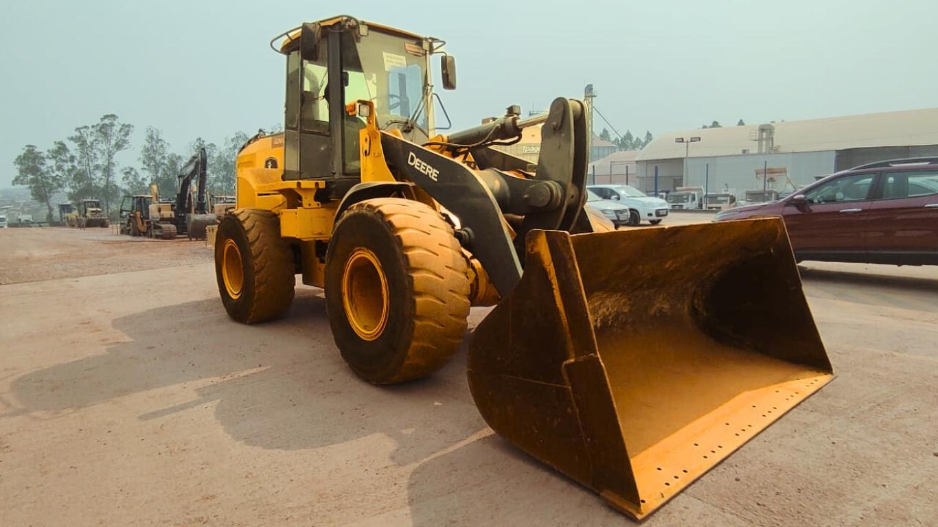 Pá Carregadeira John Deere 624K ano 2016