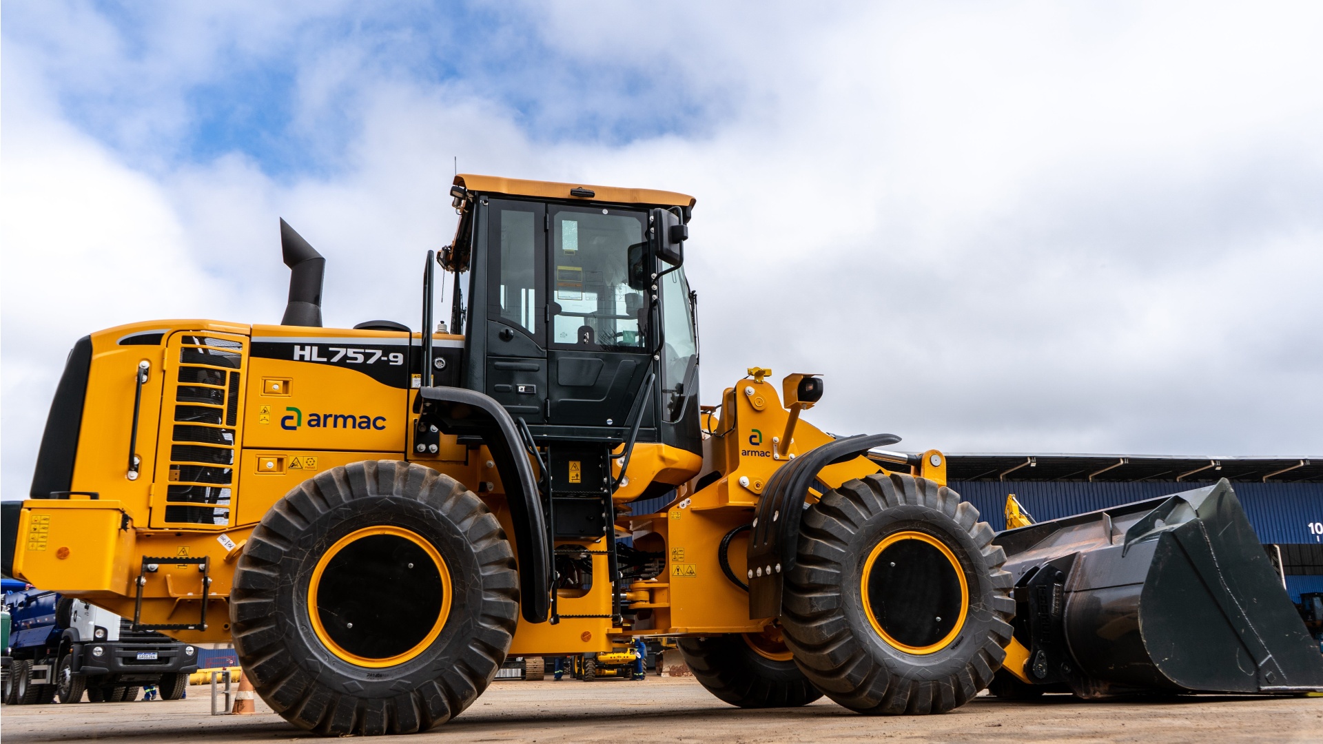 Pá Carregadeira Hyundai HL757 9S ano 2022