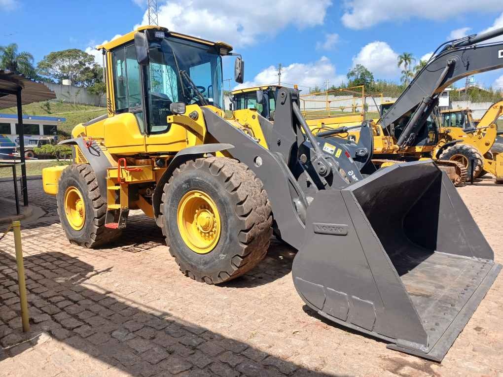 Pá Carregadeira Volvo L90F ano 2021