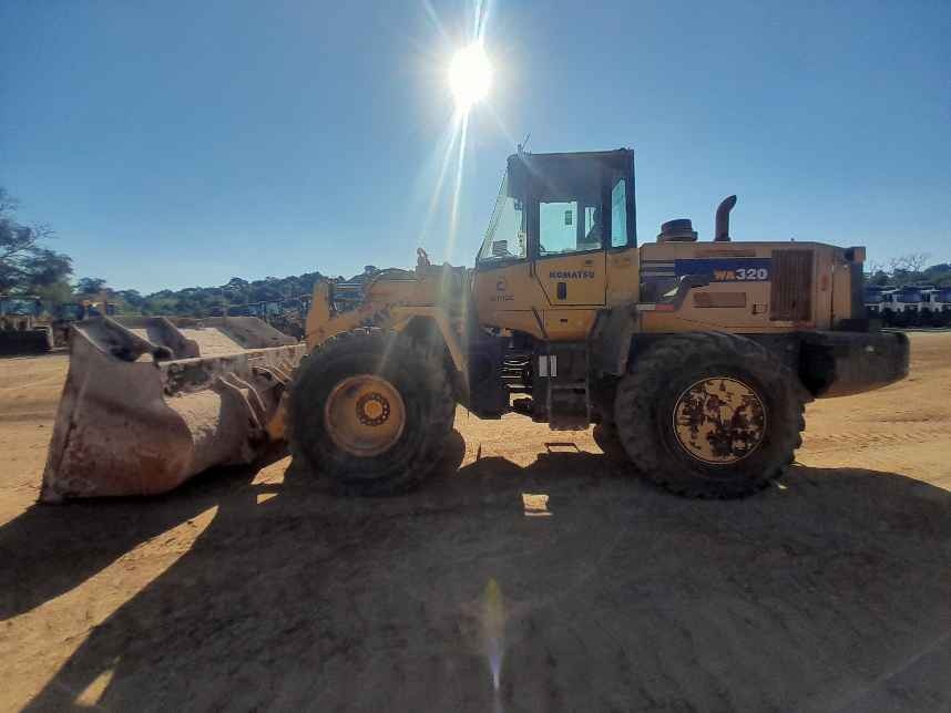 Pá Carregadeira Komatsu WA320 ano 2019