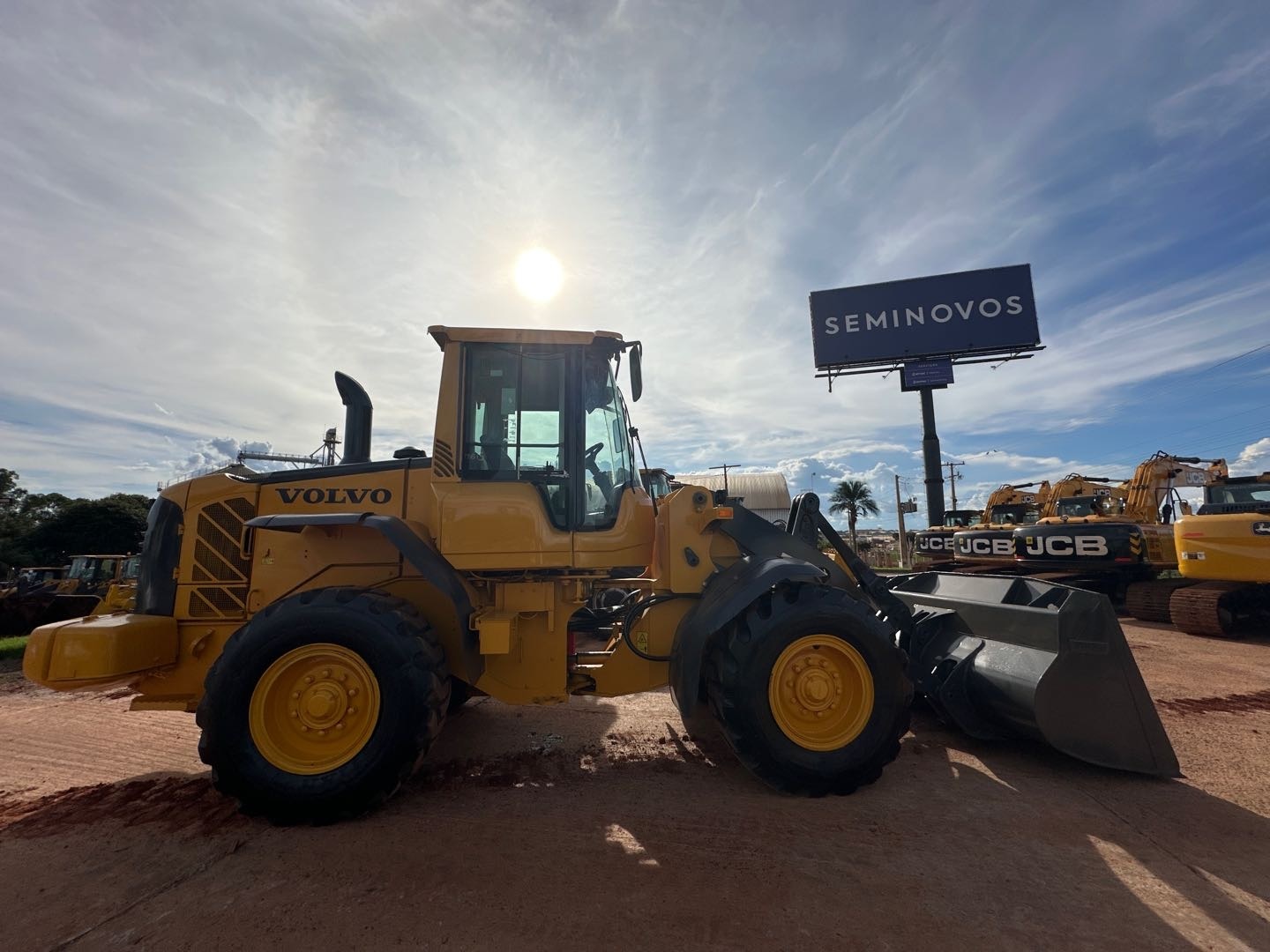 Pá Carregadeira Volvo L60F ano 2021