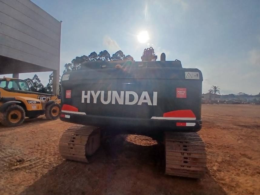 Escavadeira Hyundai R220 ano 2020