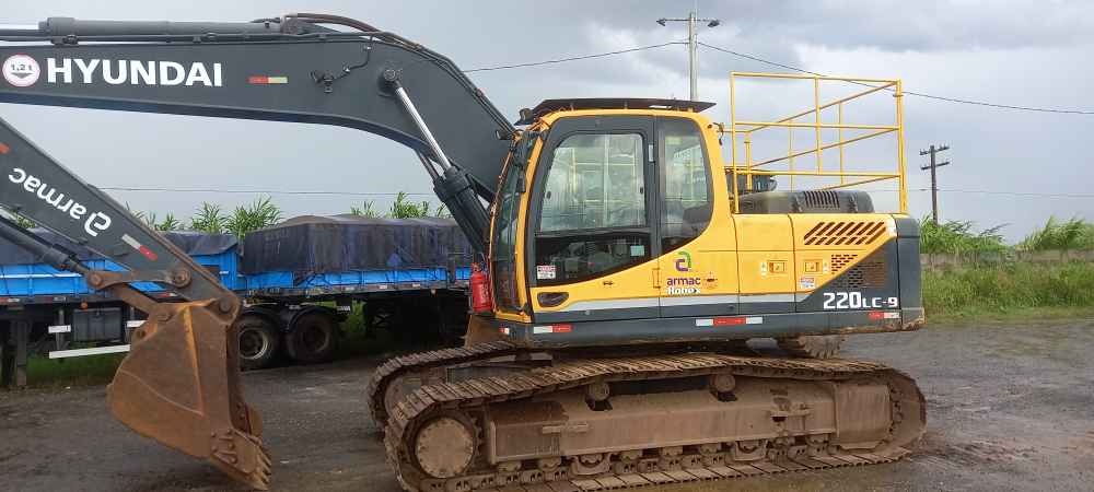 Escavadeira Hyundai R220 ano 2020
