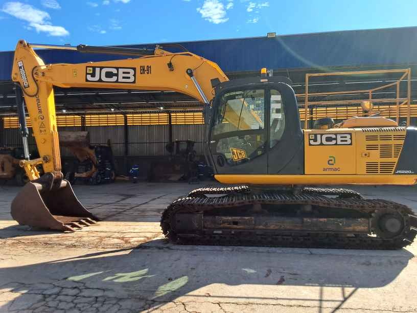 Escavadeira JCB JS220 ano 2021