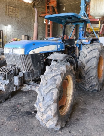 Trator New Holland 7630 ano 2008