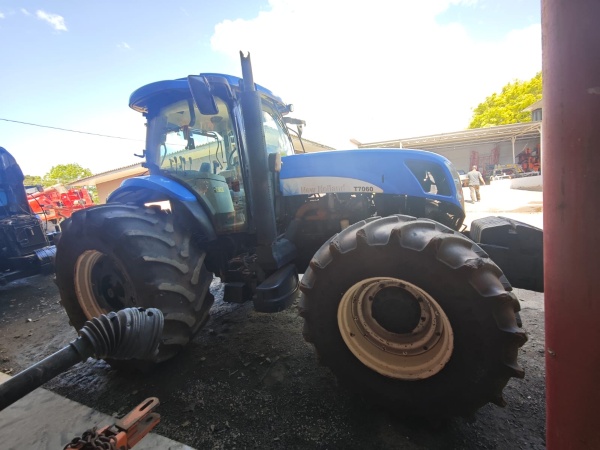 Trator New Holland T7060 ano 2011