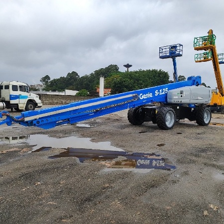Plataforma Genie  S 125 ano 2016