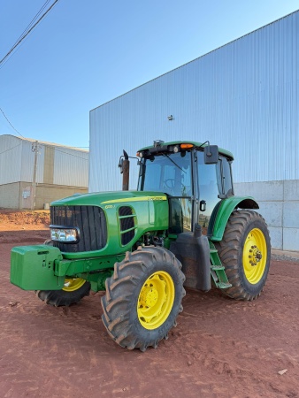 Trator John Deere 6135J ano 2020