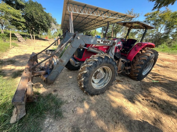 Trator Massey Ferguson 4297 ano 2012