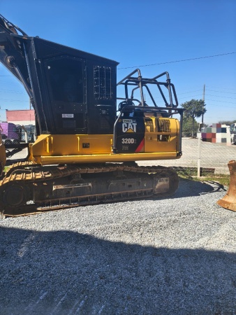Feller Buncher Caterpillar 320D2 FM ano 2018