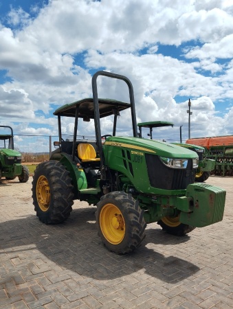 Trator John Deere 5080EN ano 2023