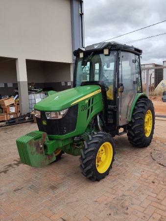 Trator John Deere 5080EN ano 2022