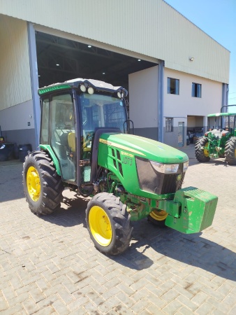 Trator John Deere 5080EN ano 2022