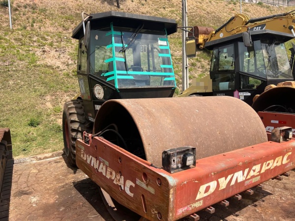 Rolo Compactador Dynapac CA250 ano 2011