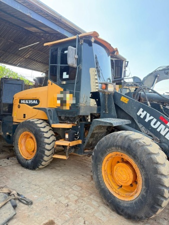 Pá Carregadeira Hyundai HL635AL ano 2023