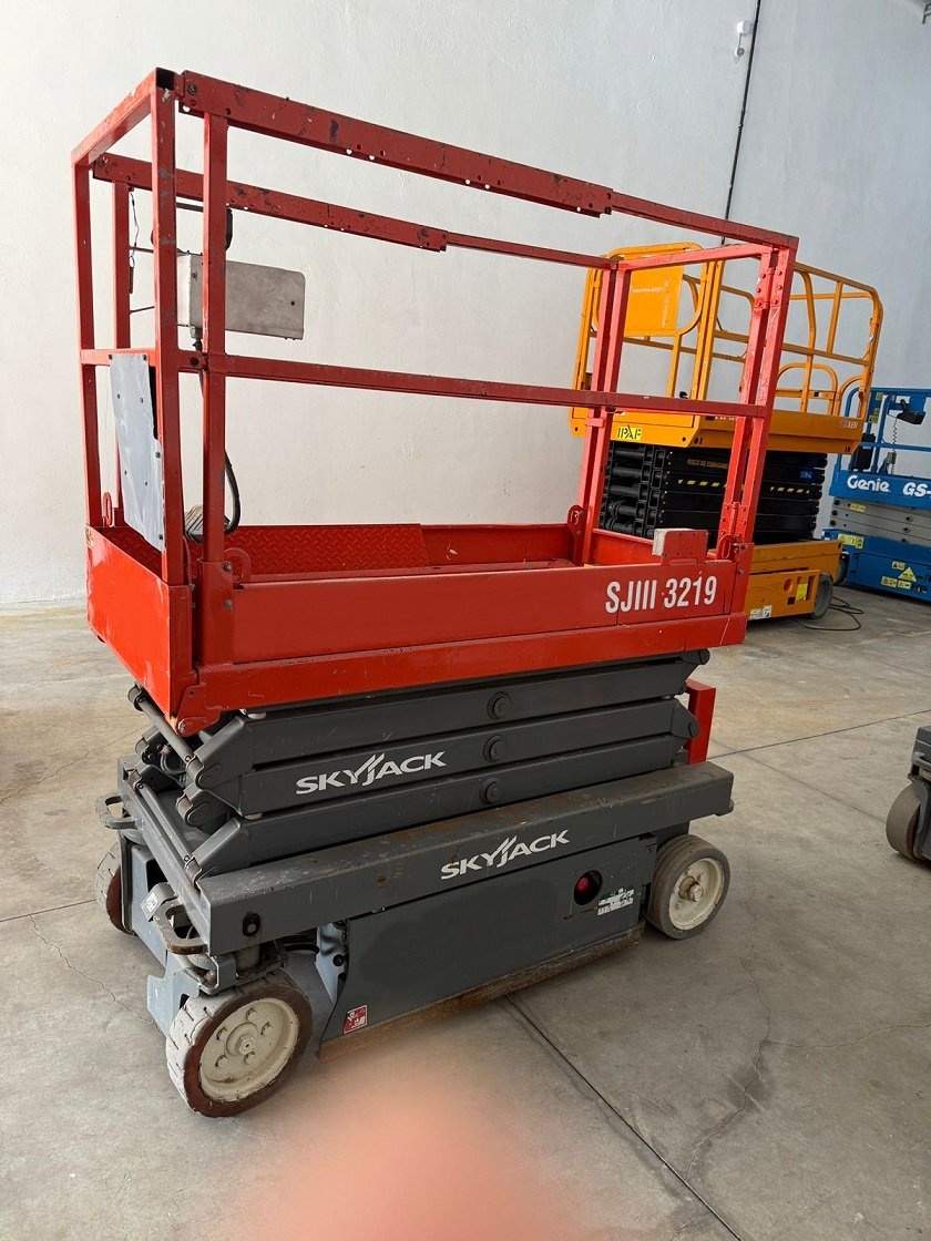 Plataforma SKYJACK SJ3219 ano 2013
