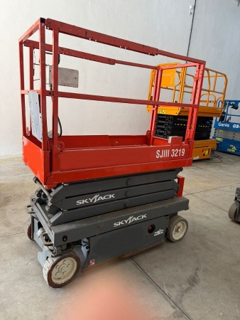 Plataforma SKYJACK SJ3219 ano 2013 - SJ3219 - Máquinas para Elevação