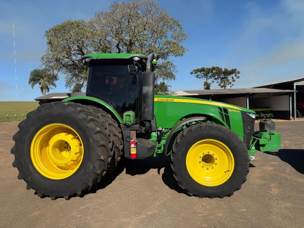 Trator John Deere 8295R ano 2021