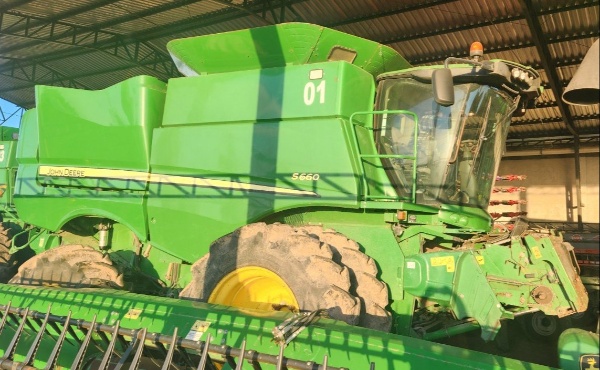Colheitadeira John Deere S660 ano 2016