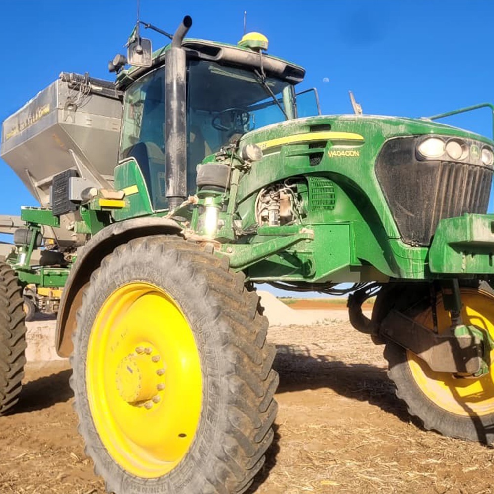 Pulverizador Autopropelido John Deere M4040 ano 2021