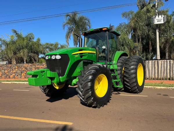 Trator John Deere 7210J ano 2013