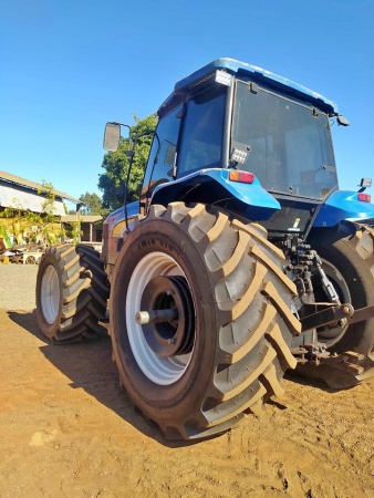 Trator New Holland TM 7040 ano 2011