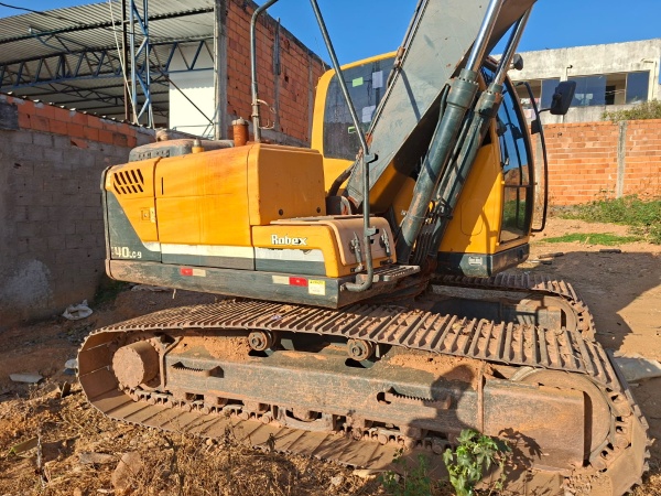 Escavadeira Hyundai 140LC-9 ano 2021