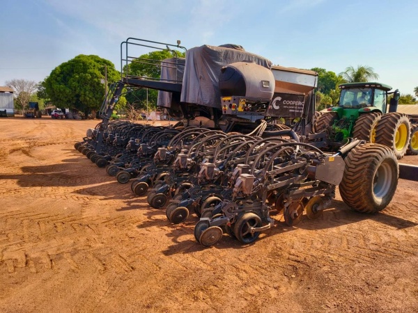 Plantadeira Valtra Momentum 24F ano 2022