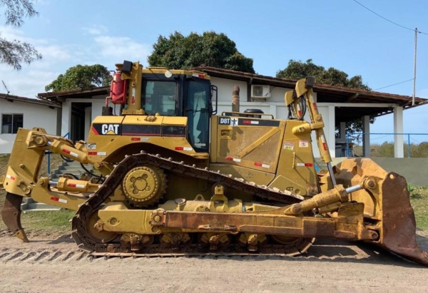 Trator de Esteira Caterpillar D8T ano 2007