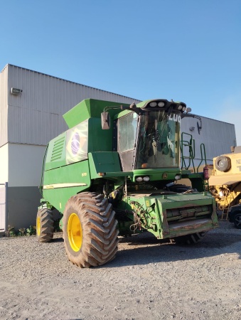 Colheitadeira John Deere 1570 ano 2011