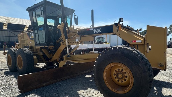 Motoniveladora Caterpillar 140K ano 2020
