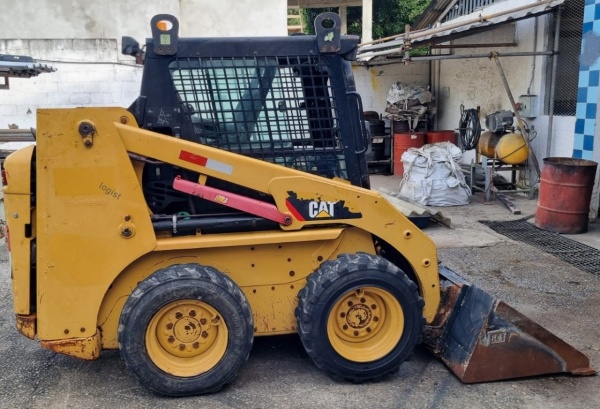 Mini Carregadeira Caterpillar 226B ano 2016