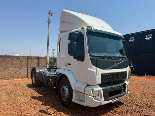 Caminhão Volvo VM 330 ano 2022