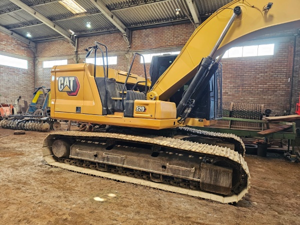 Escavadeira Caterpillar 320C ano 2021