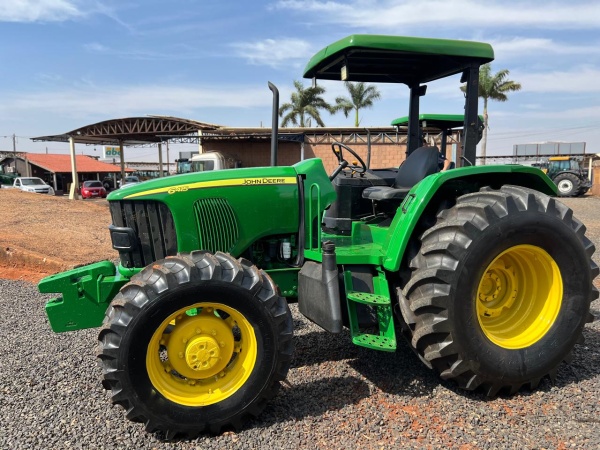 Trator John Deere 6415 ano 2008