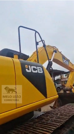Escavadeira JCB JS200 LC ano 2013