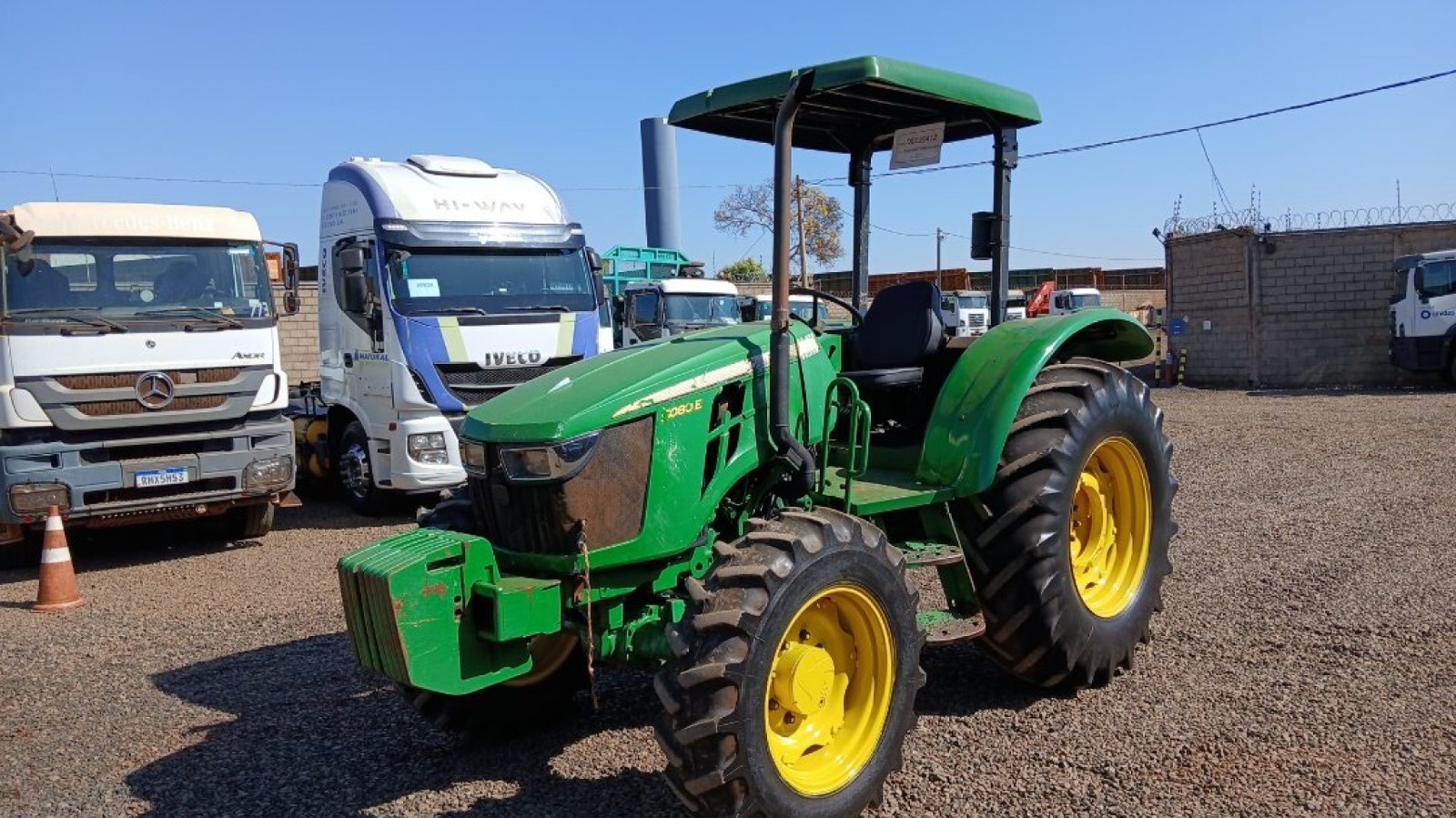 Trator John Deere 5080E ano 2021
