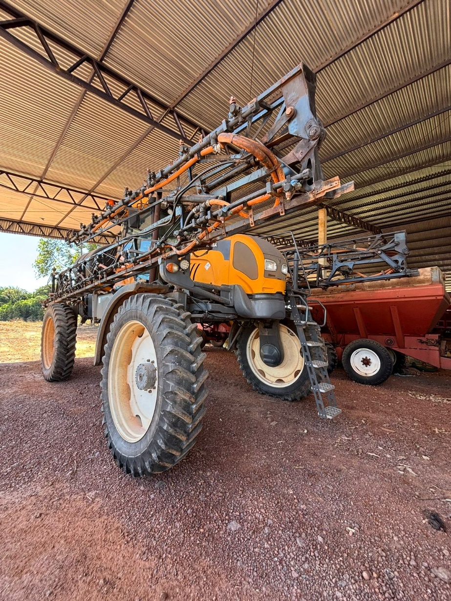 Pulverizador Autopropelido Valtra BS 3020 ano 2013