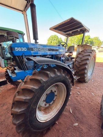 Trator New Holland 5030 ano 2012