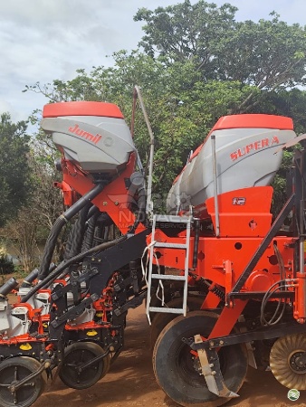 Plantadeira Jumil 3090 PD Exacta ano 2023