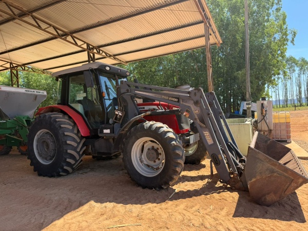 Trator Massey Ferguson 4299 ano 2017