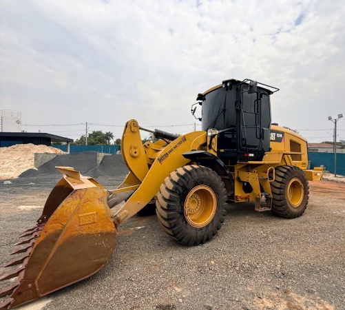 Escavadeira Caterpillar 320 ano 2021