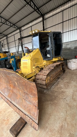 Trator de Esteira Komatsu D51 ano 2007