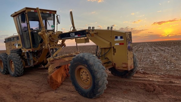 Motoniveladora Caterpillar 12H ano 2007
