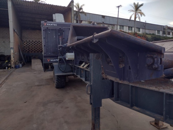Triturador Florestal Vantec 750  ano 2019